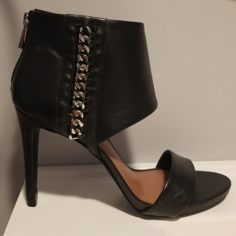 Vince Camuto Sandal/Heel with chain